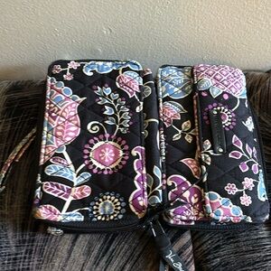 VERA BRADLEY WRISTLET WALLET